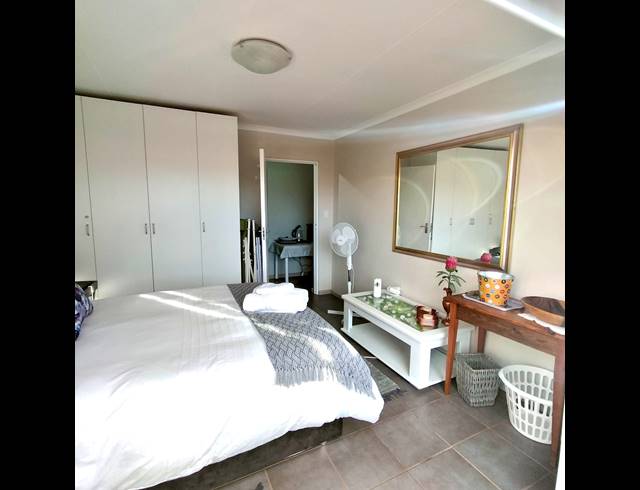 4 BEDROOM HOUSE FOR SALE IN FRAAIUITSIG